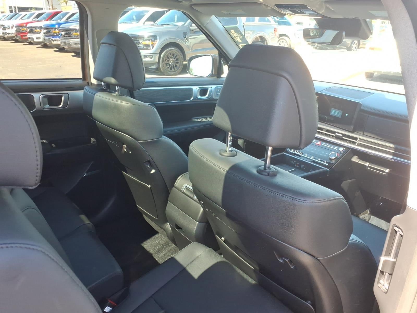 Used 2025 Hyundai Santa Fe Limited AWD/4WD image 13