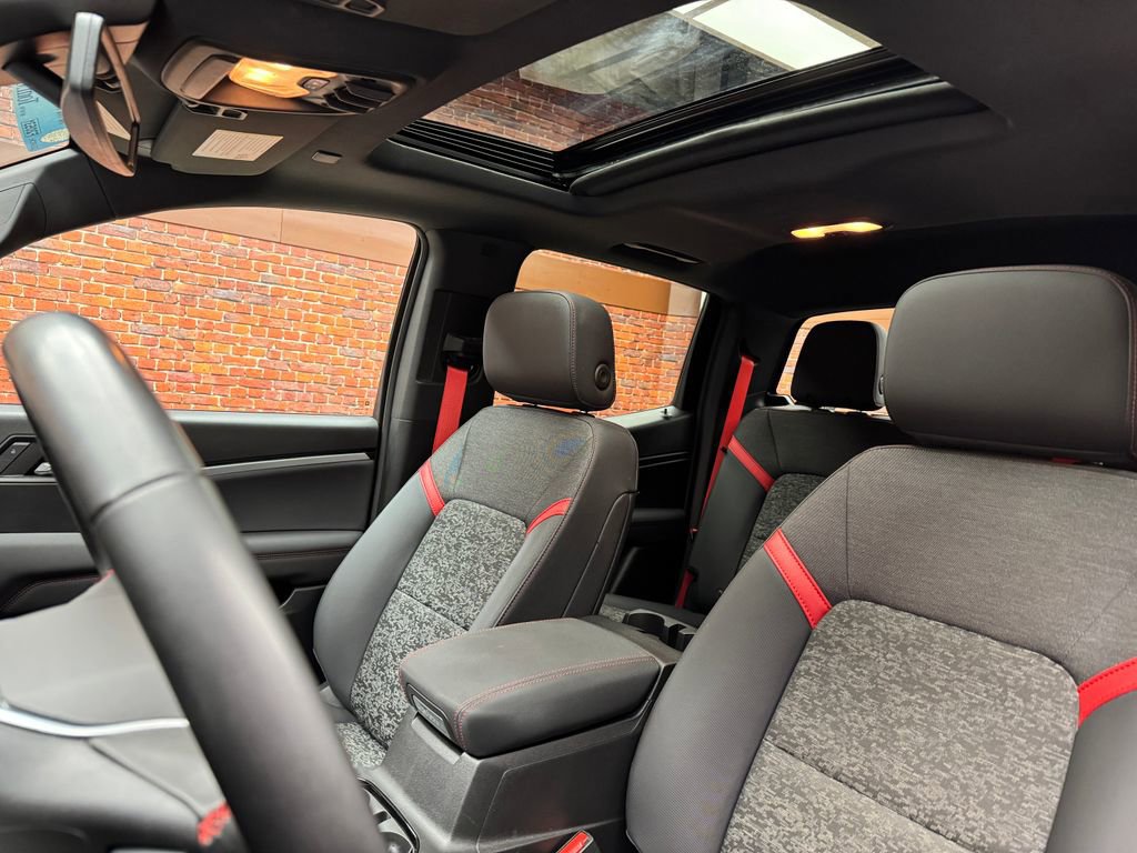 Used 2024 Chevrolet Colorado Z71 w/ Z71 Convenience Package 2 image 8