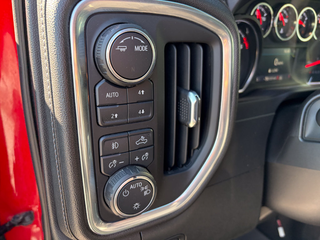 Used 2020 Chevrolet Silverado 1500 RST w/ Rally Edition AWD/4WD image 11