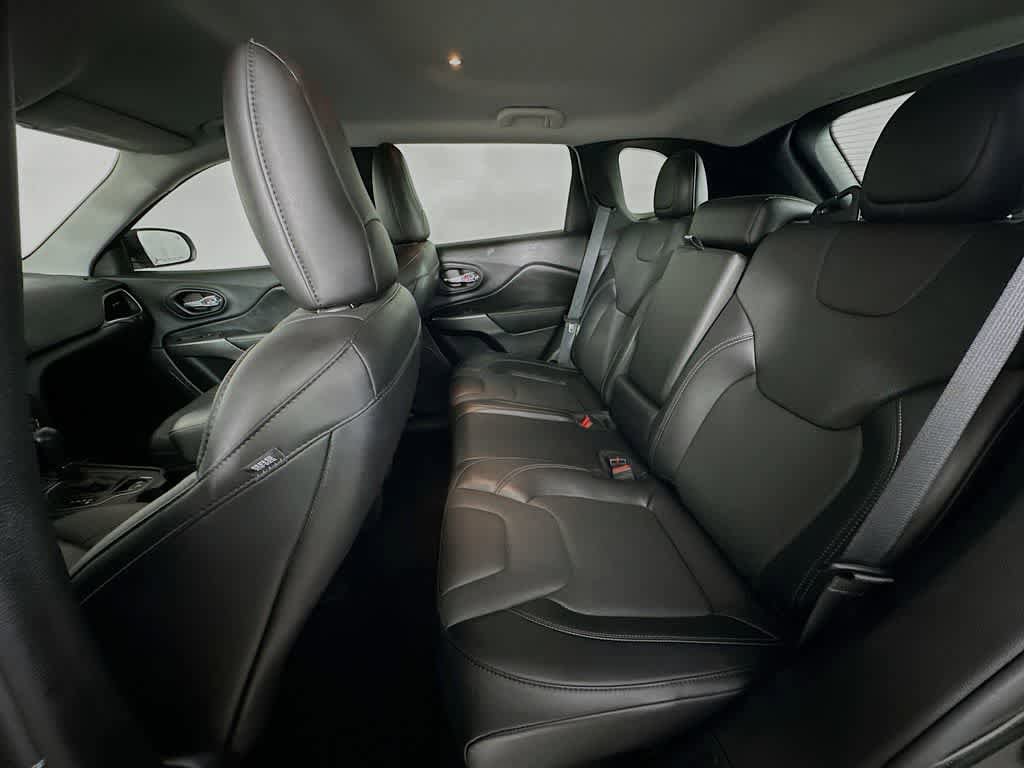 Used 2021 Jeep Cherokee Latitude Lux w/ Comfort/Convenience Group FWD image 14
