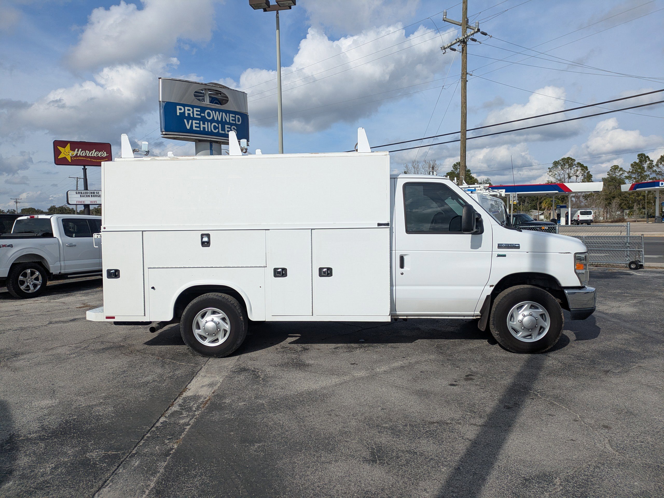 Certified 2017 Ford E-350 and Econoline 350 Super Duty w/ Power Windows & Locks Group image 6