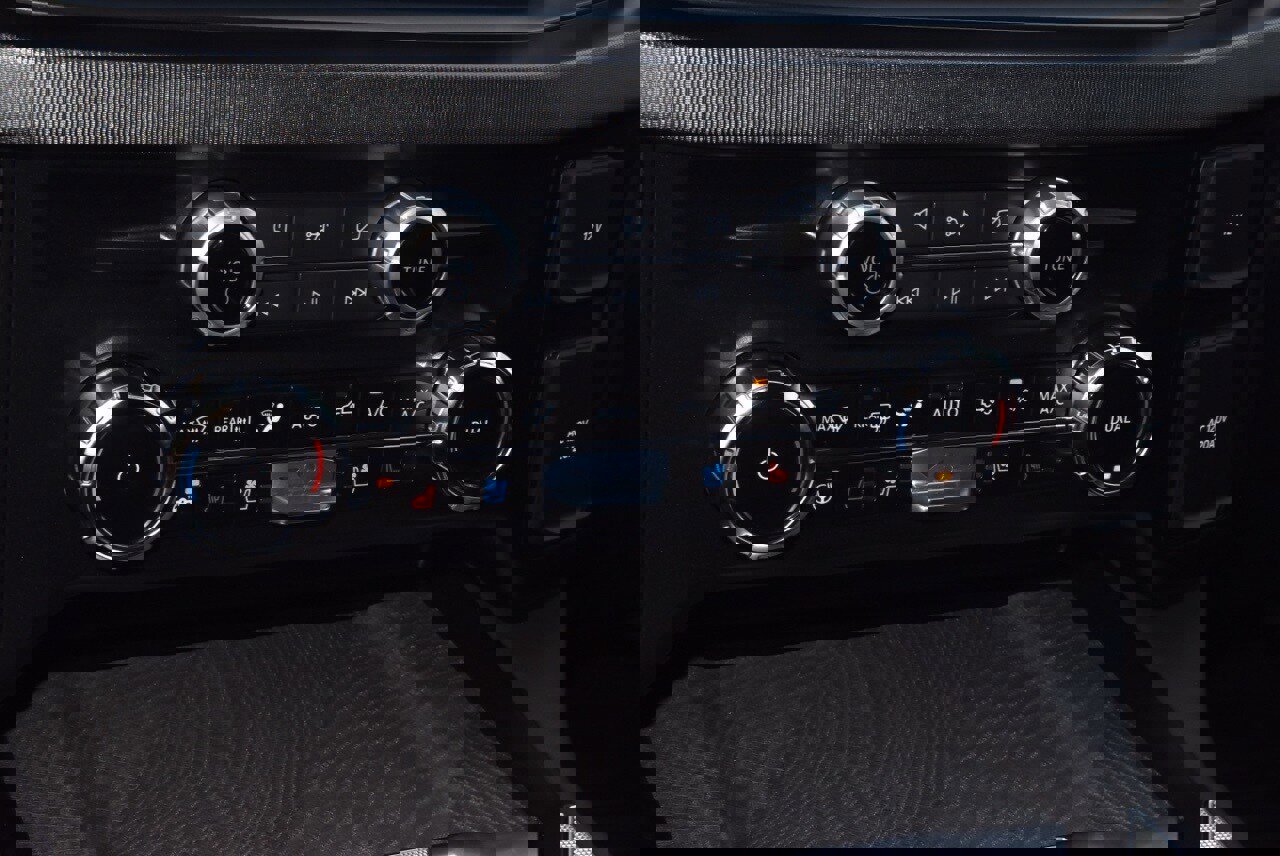 Certified 2024 Ford F250 Platinum image 31