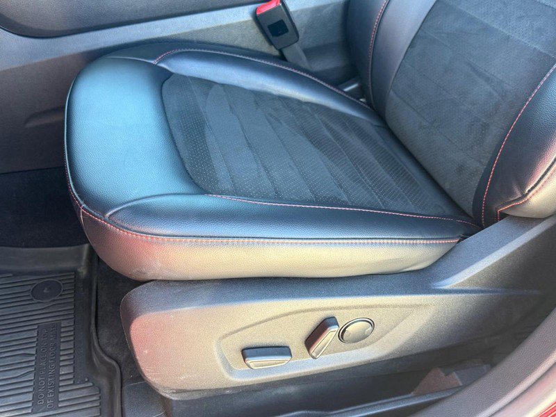 Certified 2024 Ford Edge ST-Line w/ Class II Trailer Tow Package image 28