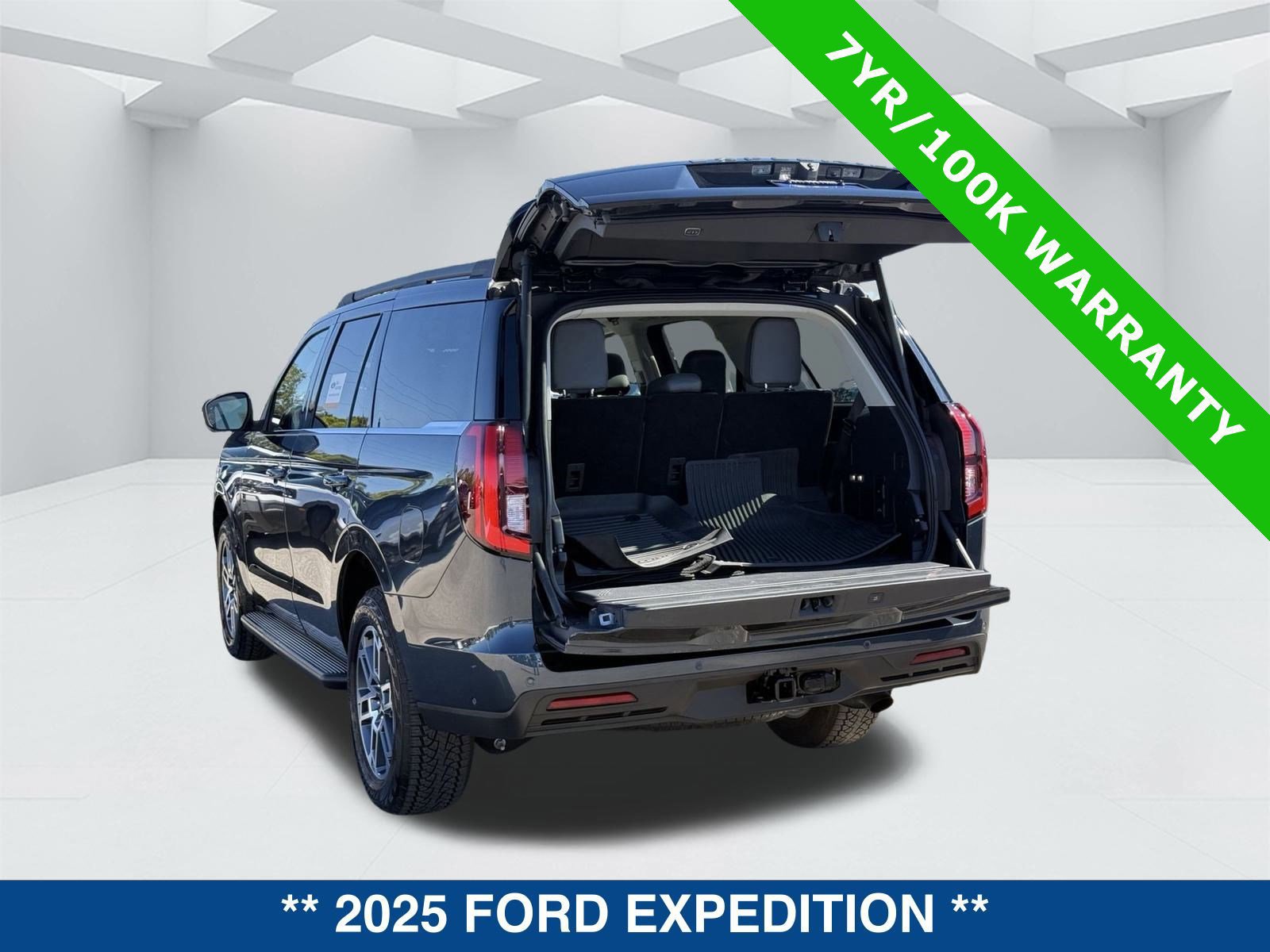 Certified 2025 Ford Expedition Active image 3