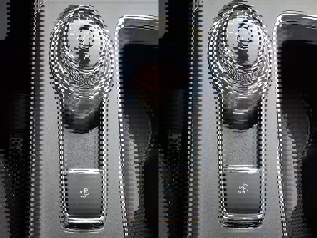 Certified 2020 Ford Fusion SE image 18