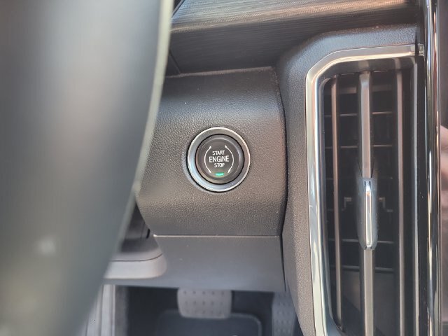 Used 2026 GMC Acadia Elevation w/ Elevation Premium Package FWD image 19