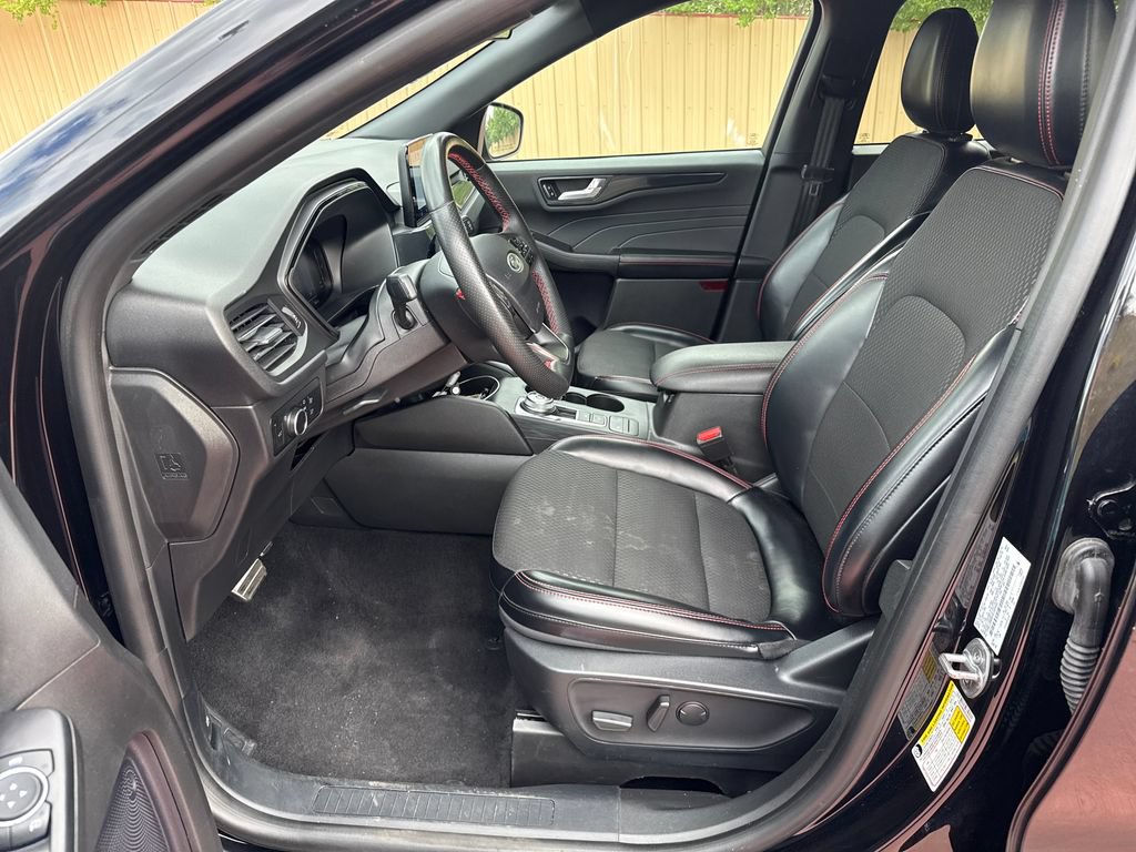 Certified 2024 Ford Escape ST-Line AWD/4WD image 12