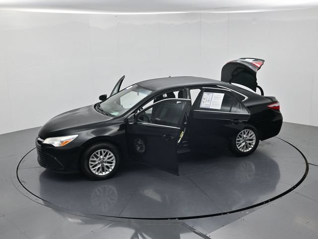 Used 2017 Toyota Camry LE FWD image 48