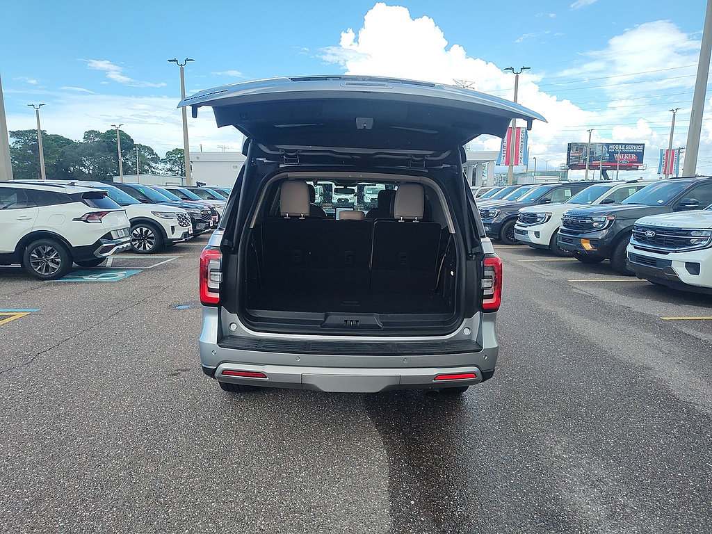 Certified 2022 Ford Expedition Limited AWD/4WD image 7