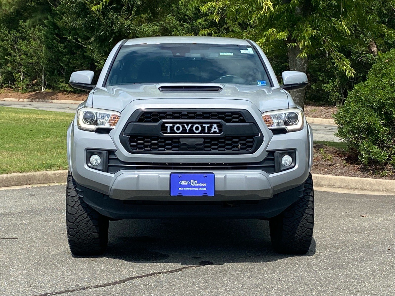Used 2018 Toyota Tacoma TRD Sport w/ Technology Package AWD/4WD image 7