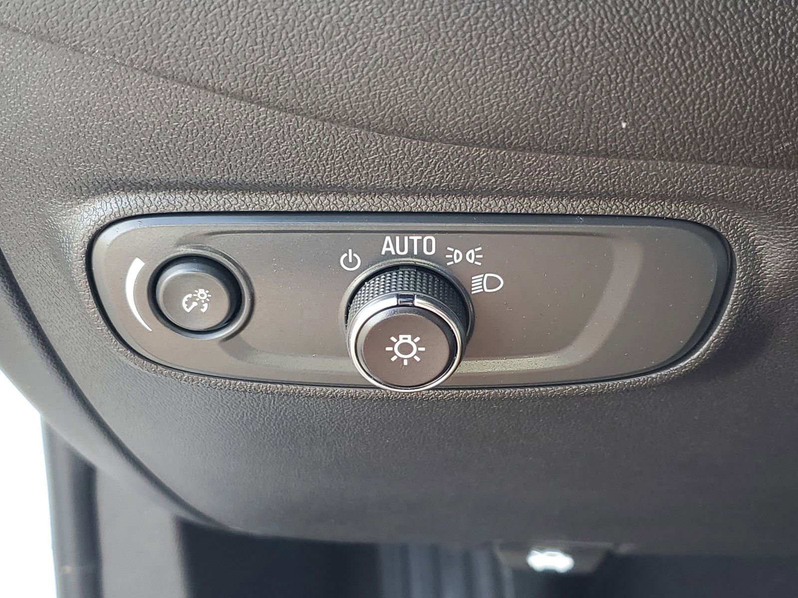 Used 2024 Chevrolet Equinox LS FWD image 27