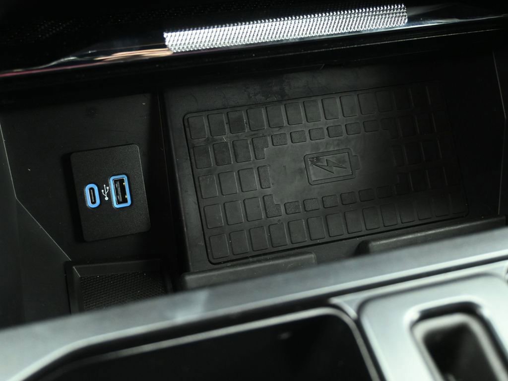 Certified 2022 Ford F150 Raptor w/ Equipment Group 801A High image 40