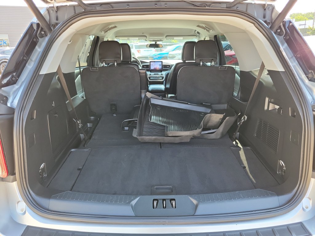Certified 2023 Ford Explorer XLT w/ Equipment Group 202A AWD/4WD image 29