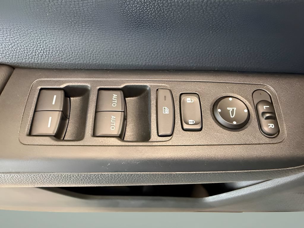Used 2023 Honda CR-V EX image 15