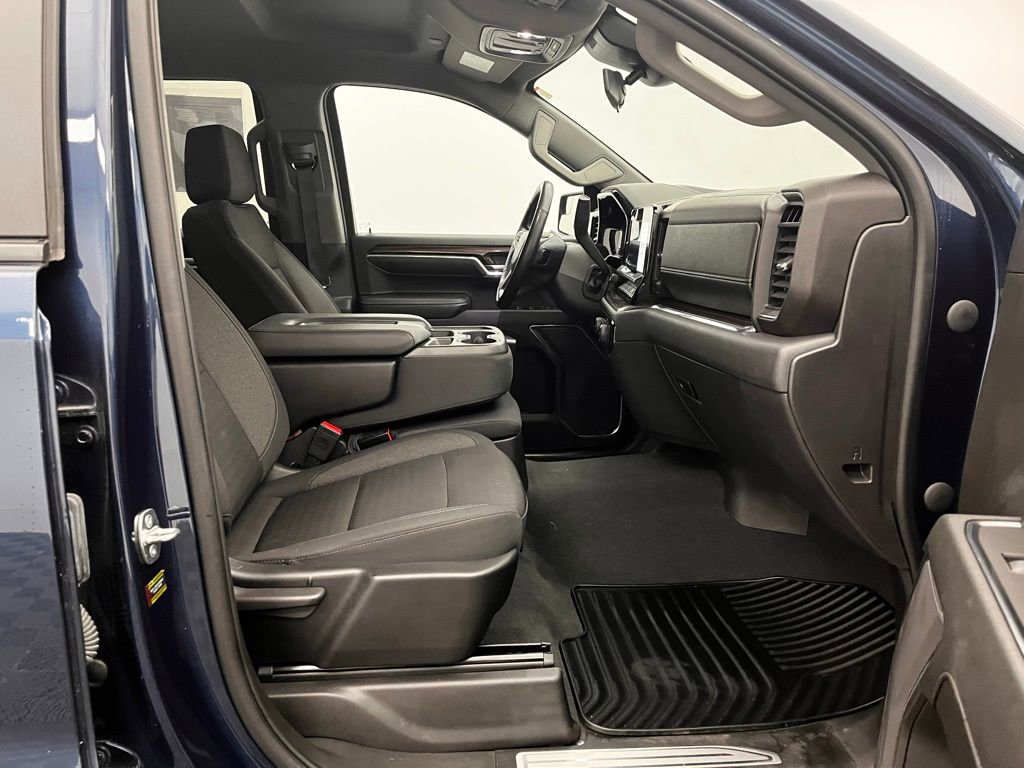 Used 2023 Chevrolet Silverado 1500 LT AWD/4WD image 27