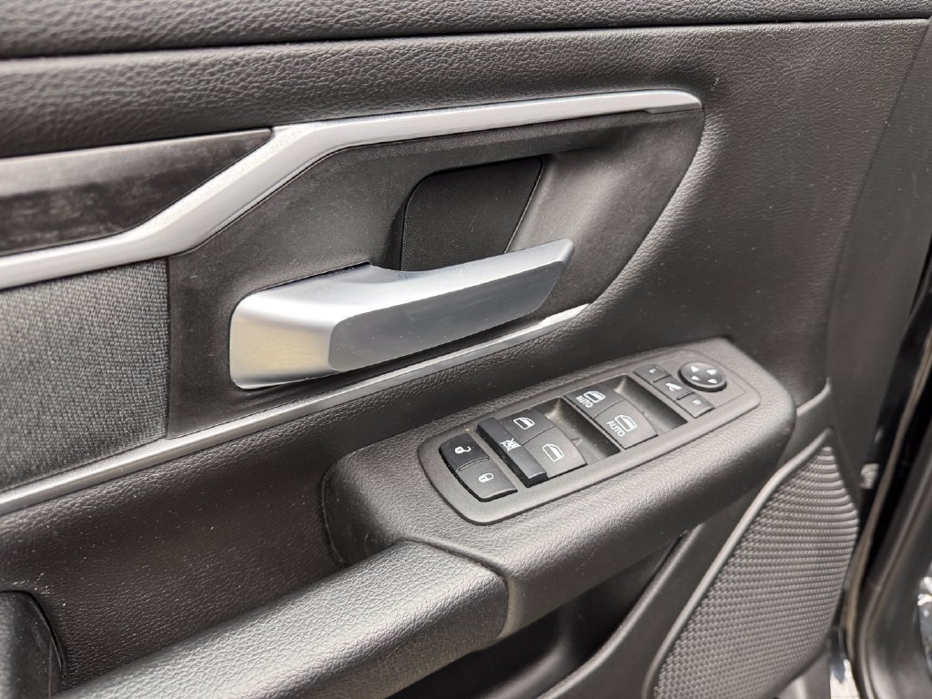 Used 2023 RAM 1500 Big Horn AWD/4WD image 9