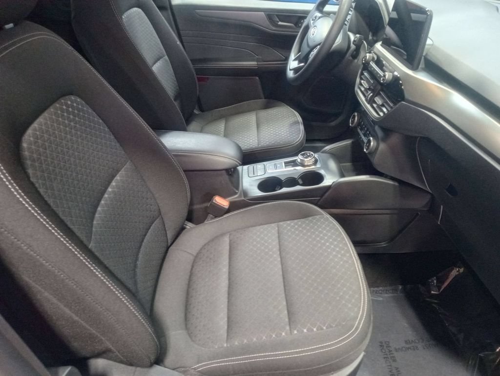 Certified 2025 Ford Escape Active AWD/4WD image 26
