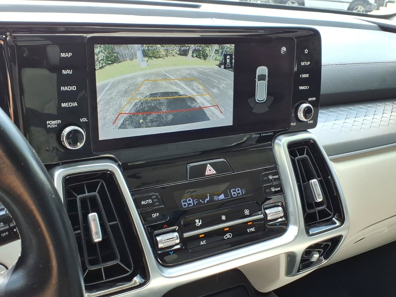 Used 2021 Kia Sorento AWD image 19