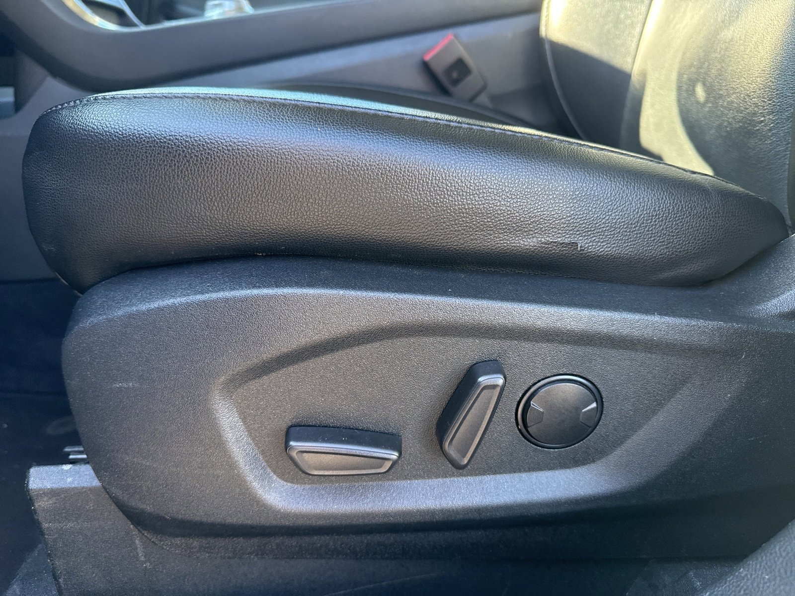 Certified 2022 Ford Edge Titanium image 30