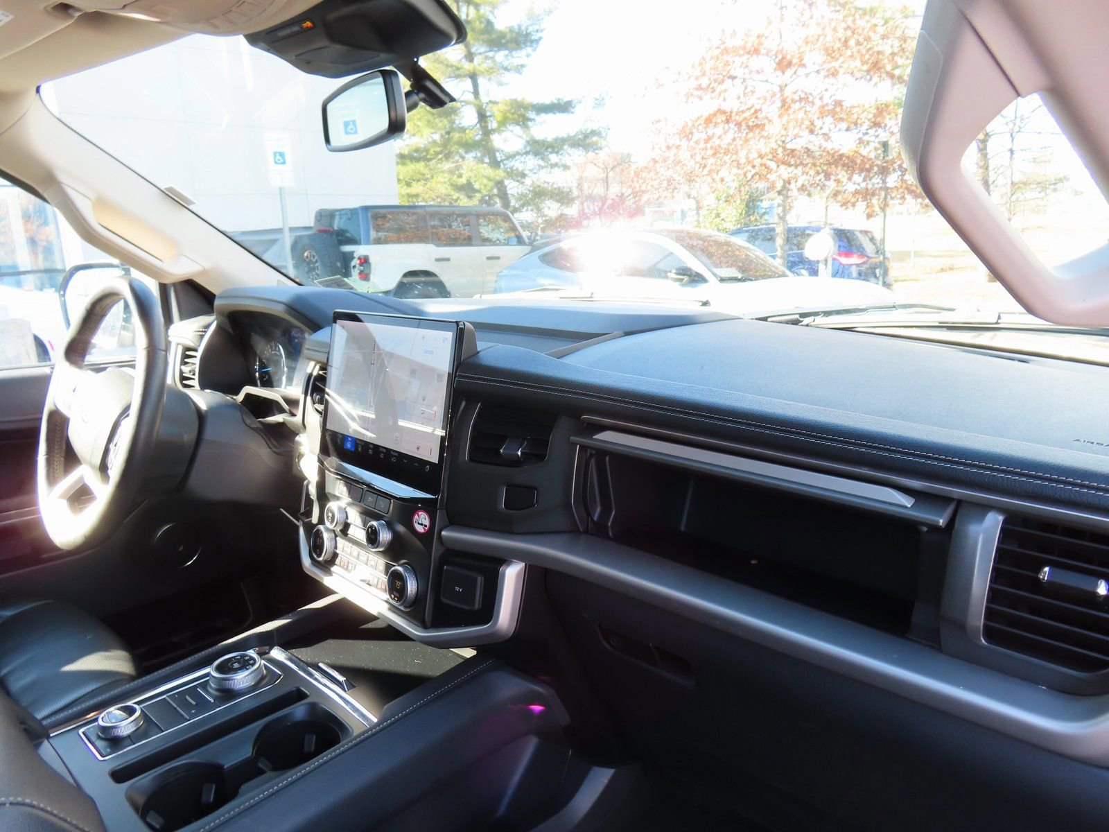 Certified 2024 Ford Expedition Max XLT image 17