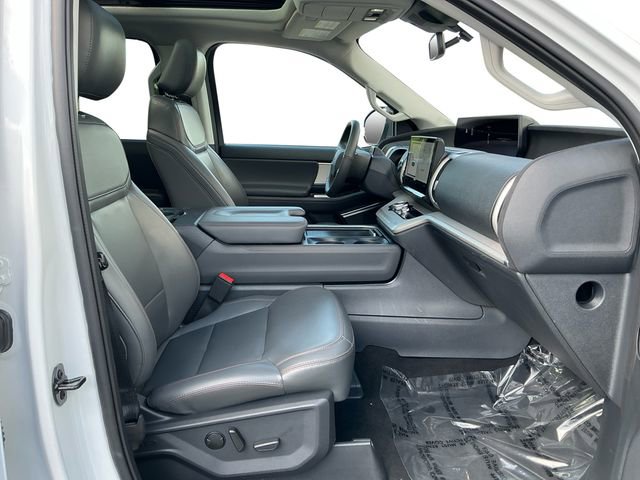 Certified 2025 Ford Expedition Active AWD/4WD image 17