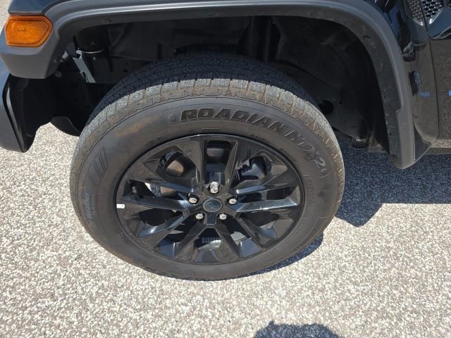 Used 2025 Jeep Wrangler Sahara w/ Safety Group AWD/4WD image 7