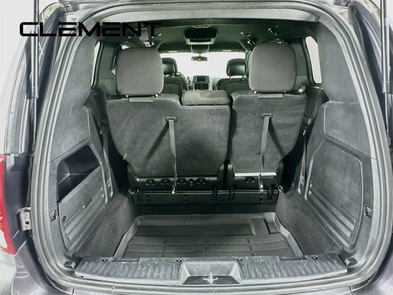 Used 2017 Dodge Grand Caravan SE FWD image 11