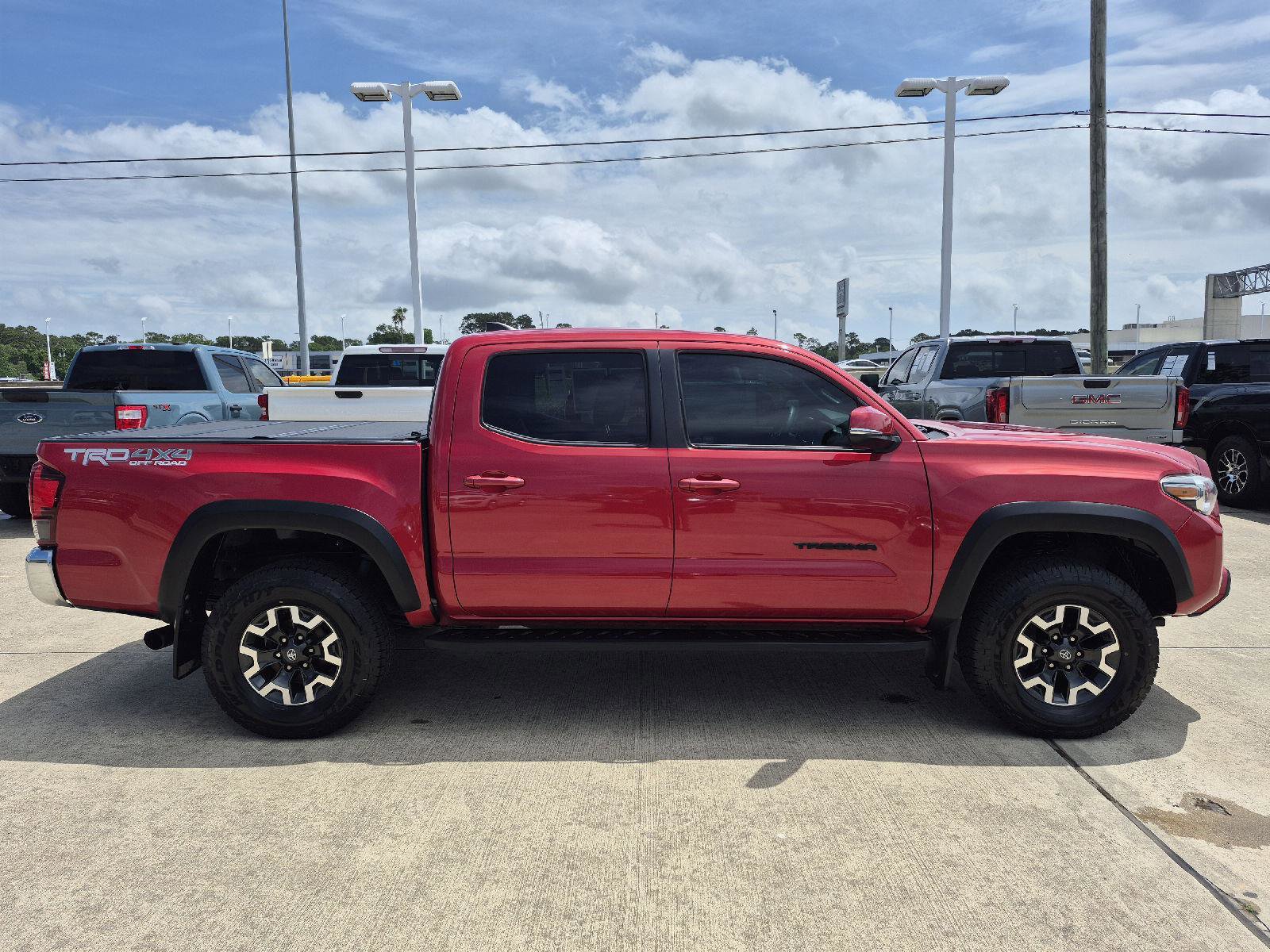 Used 2019 Toyota Tacoma TRD Off-Road AWD/4WD image 14