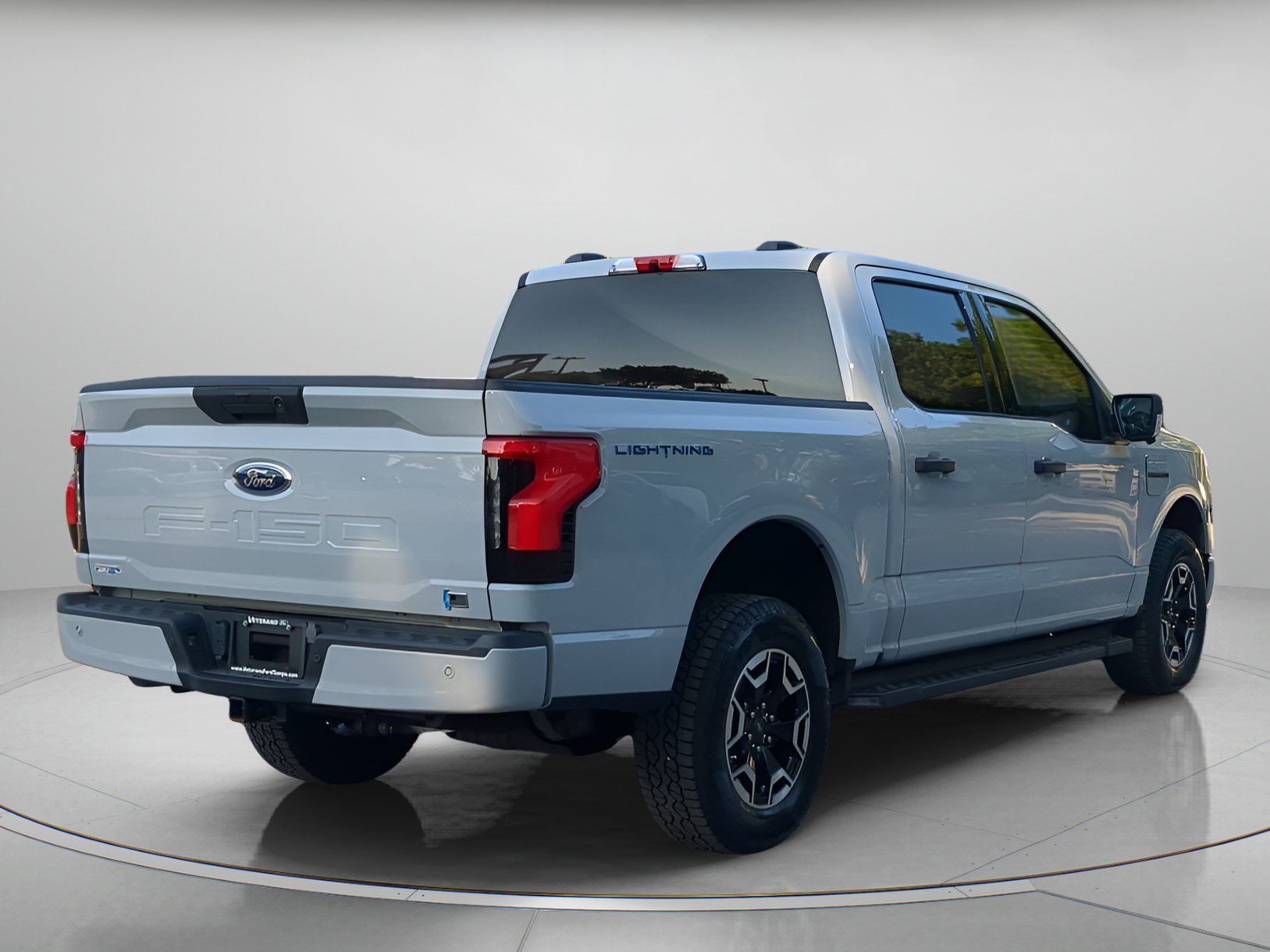 Certified 2023 Ford F150 Lightning XLT AWD/4WD image 40