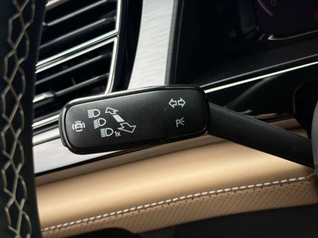 Used 2024 Volkswagen Atlas Cross Sport SE AWD/4WD image 28
