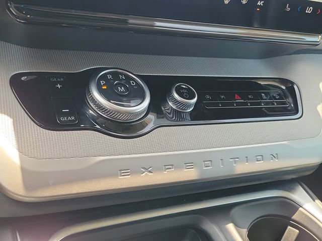 Certified 2025 Ford Expedition Active AWD/4WD image 11