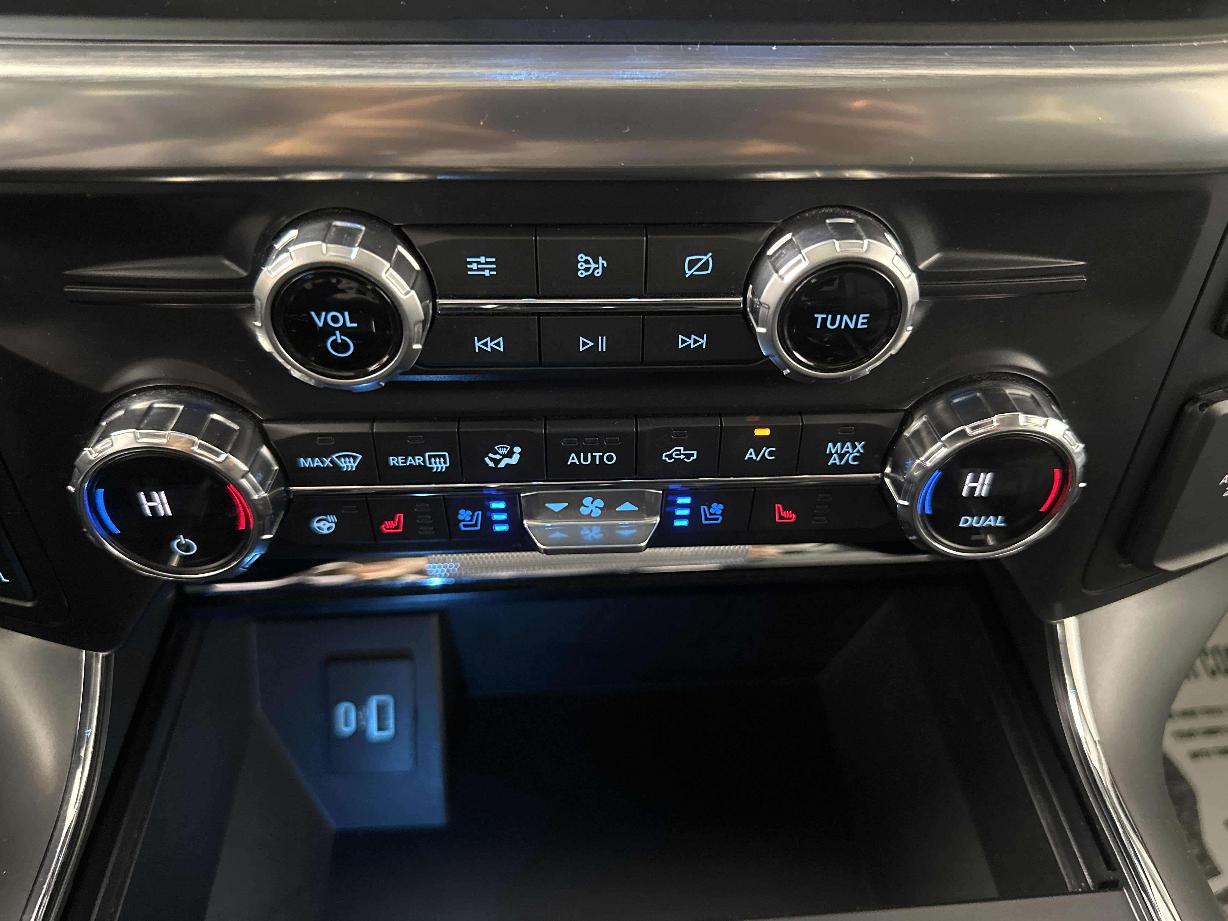 Certified 2021 Ford F150 Lariat w/ Equipment Group 502A High image 20