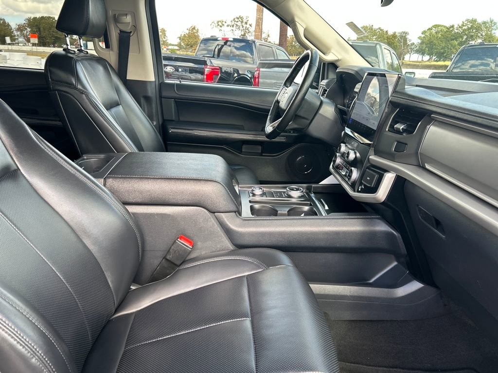 Certified 2024 Ford Expedition XLT image 21