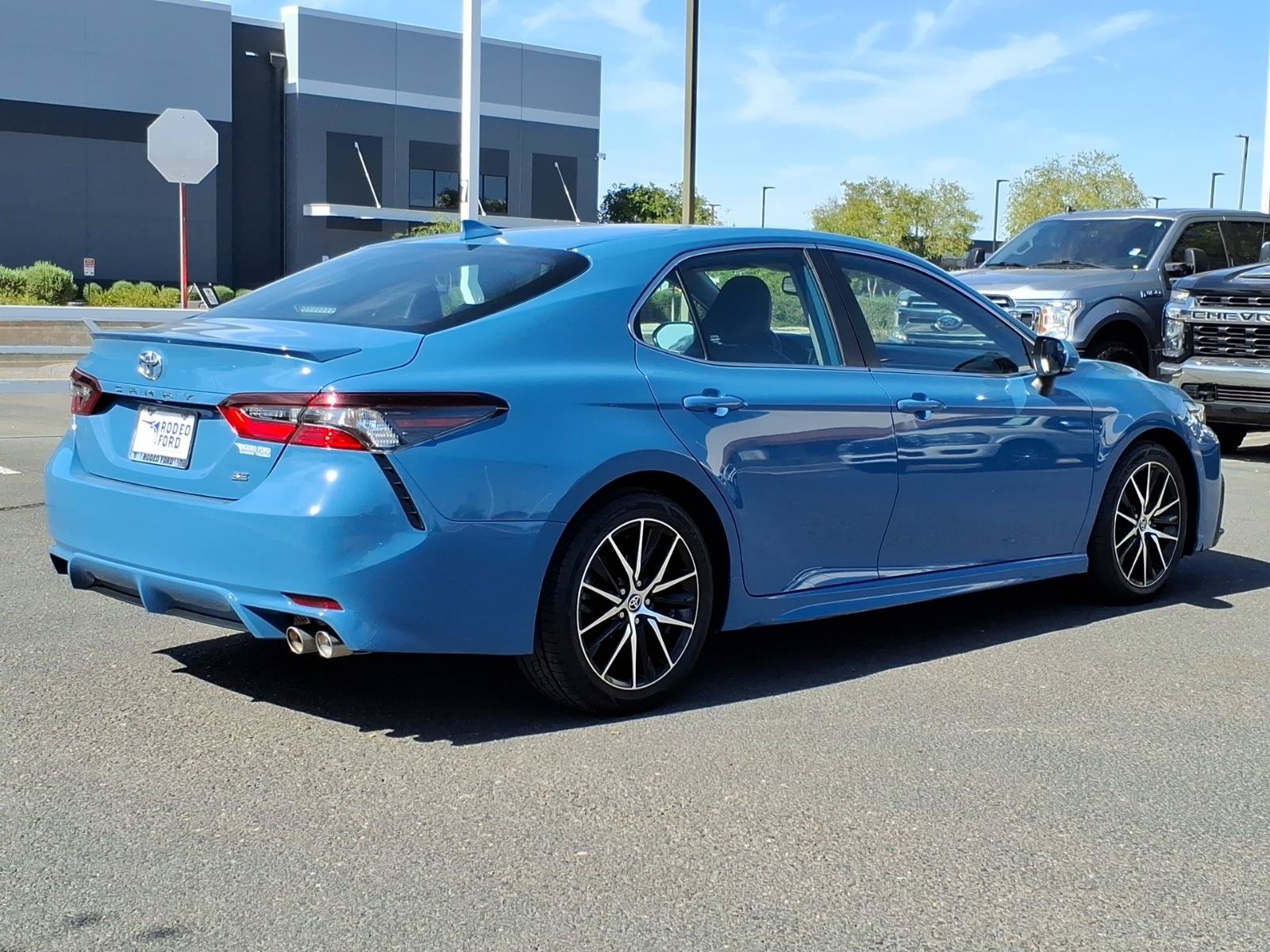 Used 2023 Toyota Camry SE w/ Convenience Package FWD image 5