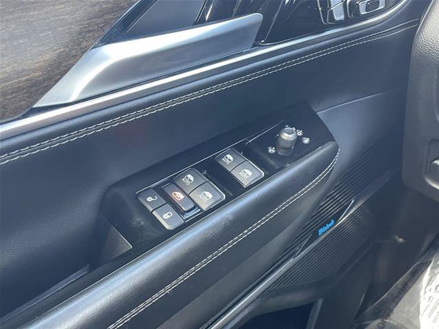 Used 2024 Jeep Grand Wagoneer L 4WD image 33