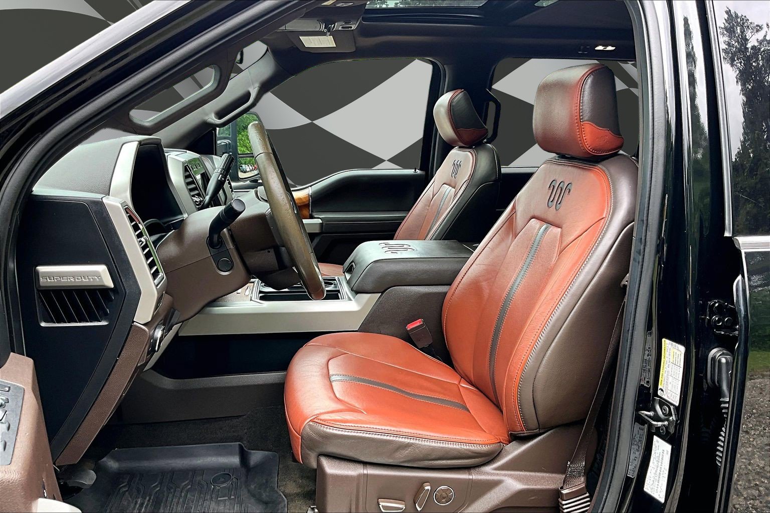 Certified 2018 Ford F250 King Ranch w/ King Ranch Ultimate Package AWD/4WD image 23