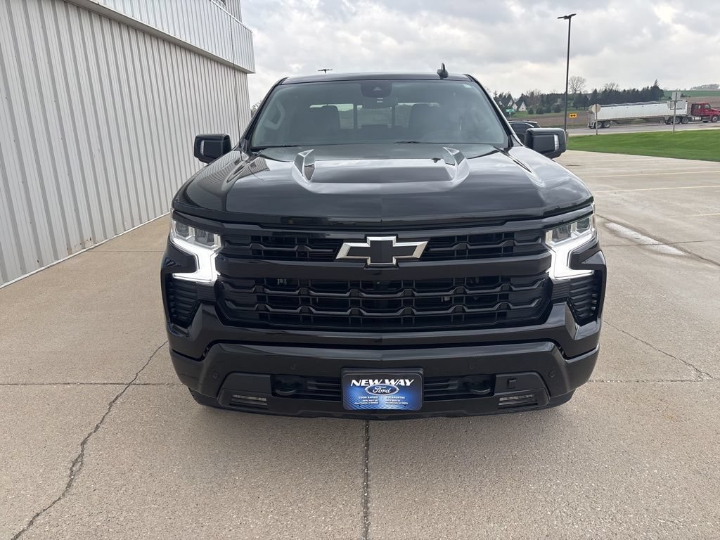 Used 2024 Chevrolet Silverado 1500 RST AWD/4WD image 2