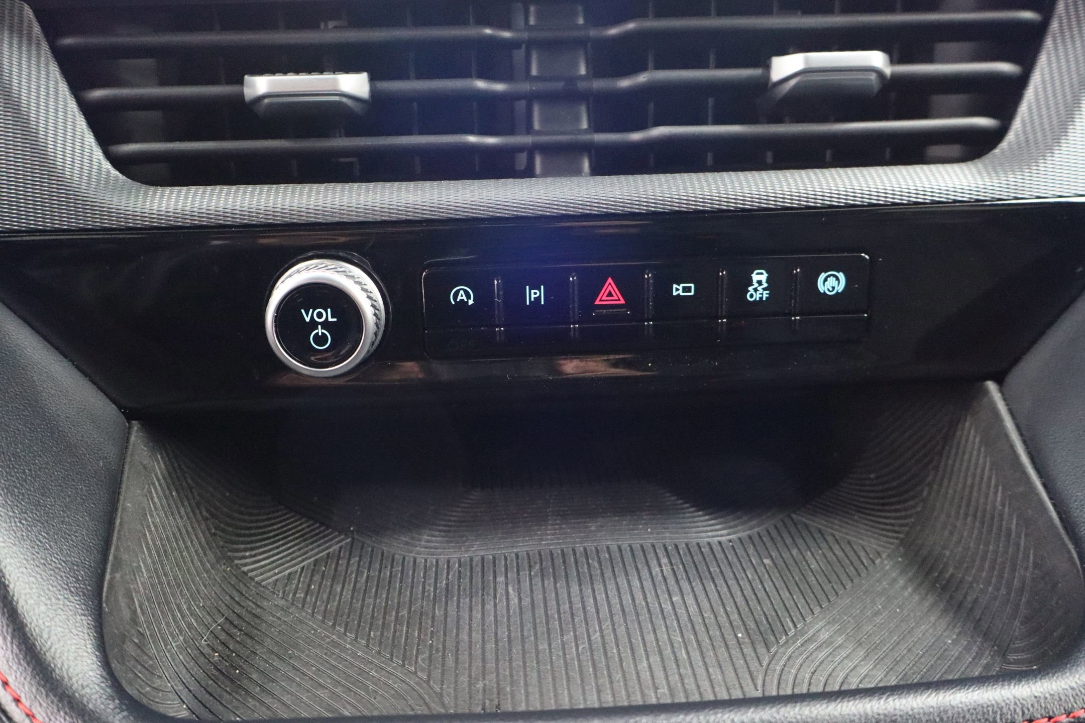 Certified 2025 Ford Explorer ST-Line w/ ST-Line Street Pack image 27