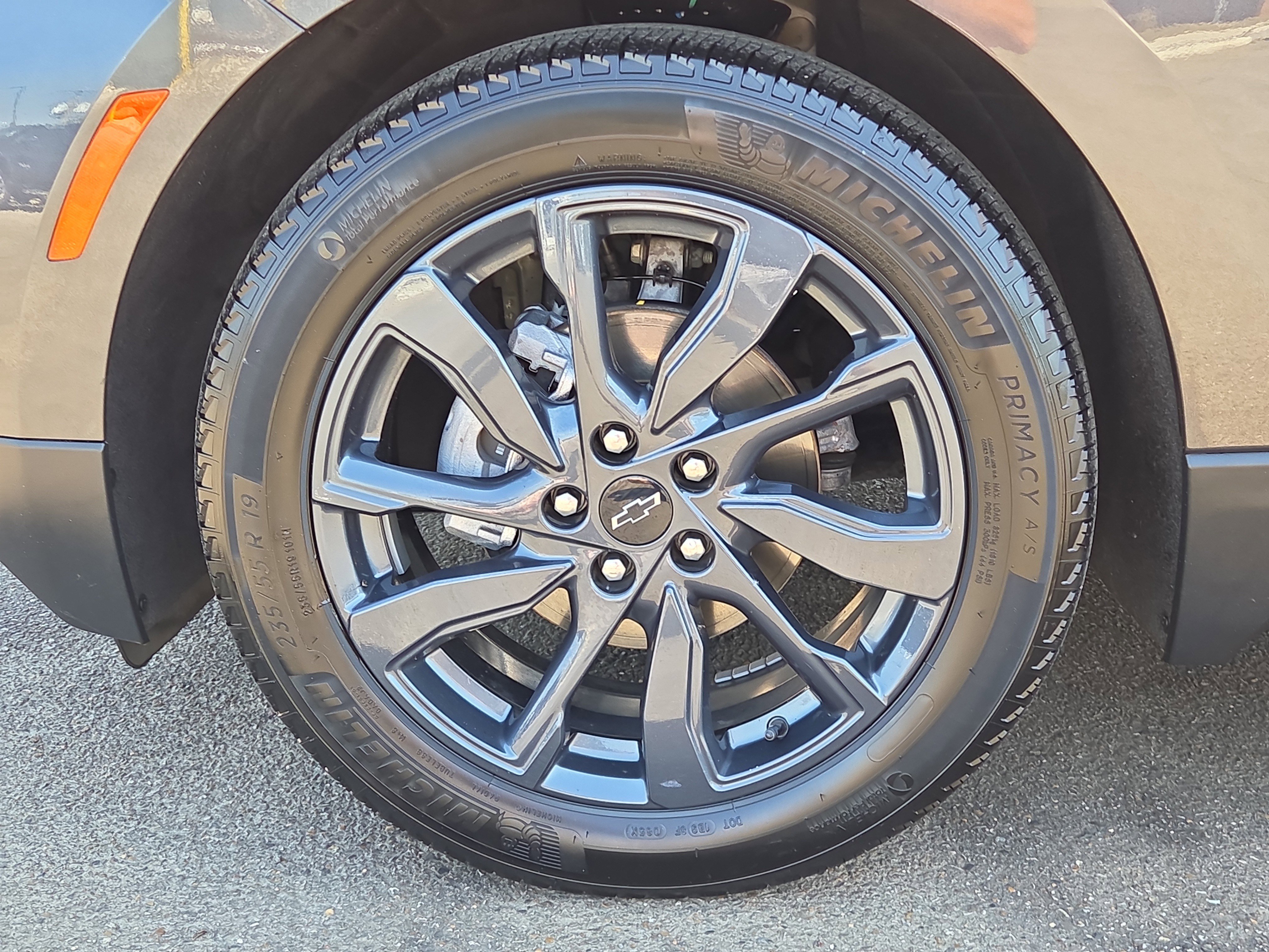 Used 2023 Chevrolet Equinox RS w/ RS Leather Package FWD image 9