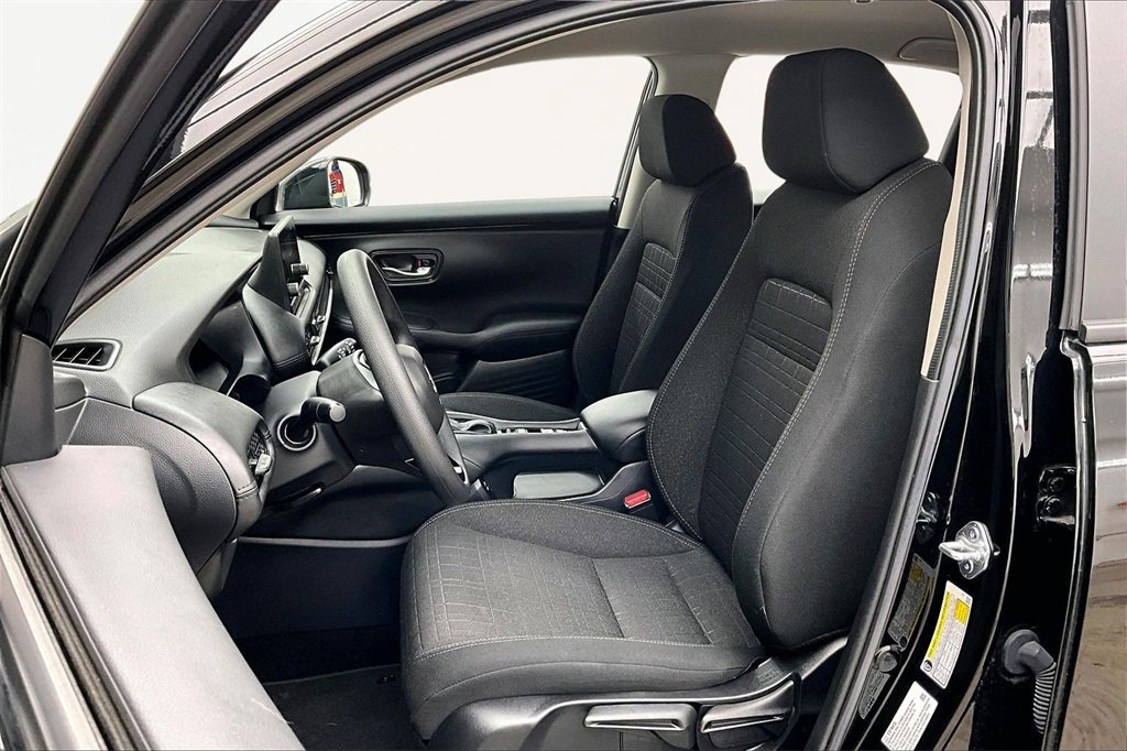 Used 2025 Honda HR-V LX image 25