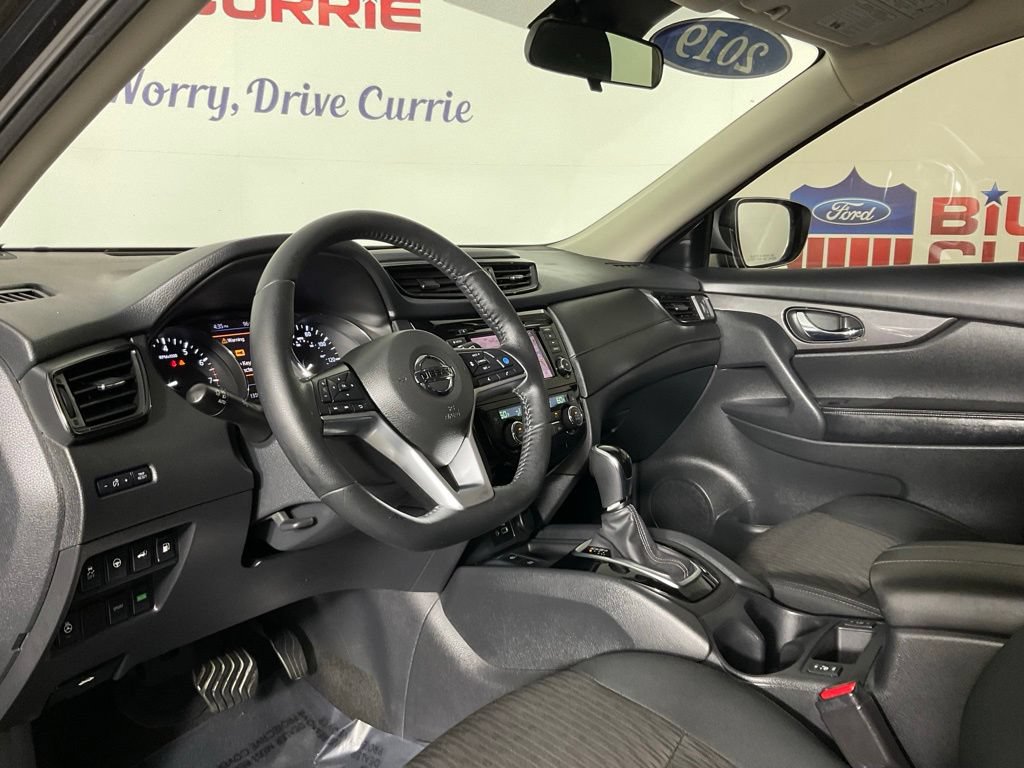 Used 2019 Nissan Rogue SV w/ Premium Package FWD image 13