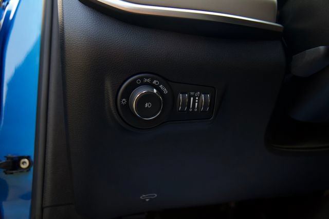 Used 2025 Jeep Compass Limited AWD/4WD image 18