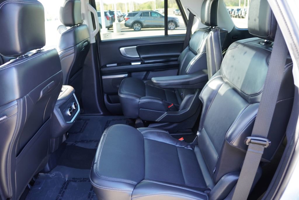 Certified 2025 Ford Expedition Platinum AWD/4WD image 18