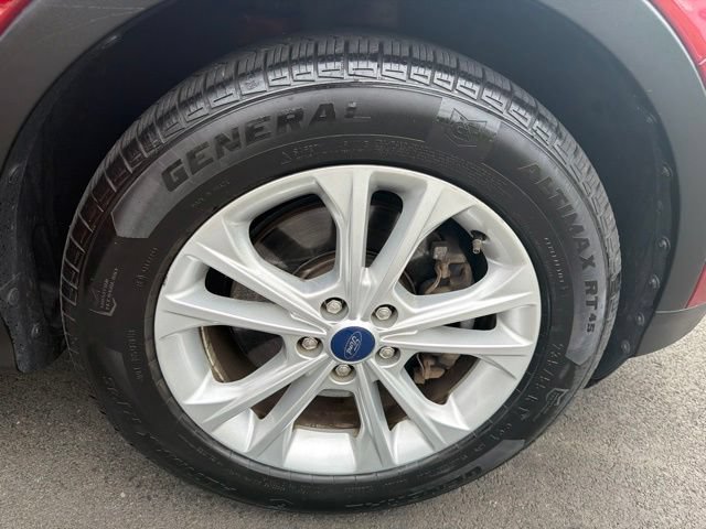 Certified 2017 Ford Escape SE w/ SE Leather Comfort Package AWD/4WD image 26