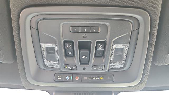 Used 2025 Chevrolet Silverado 1500 High Country w/ Technology Package image 21