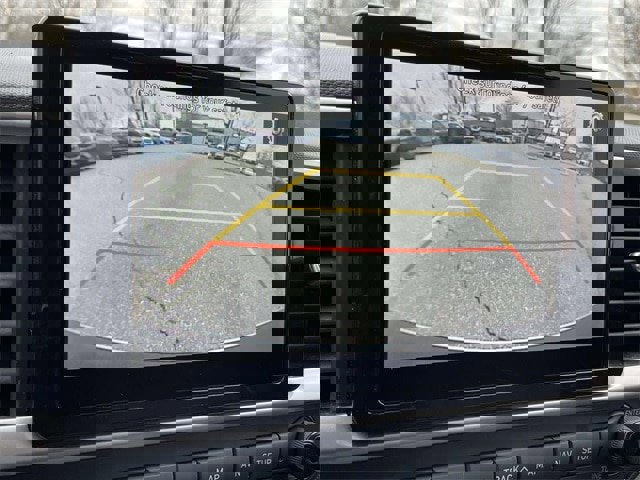 Used 2022 Hyundai Venue Limited image 27