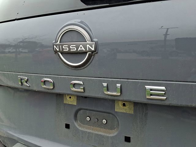 Used 2022 Nissan Rogue Platinum w/ Head-Up Display Package image 11