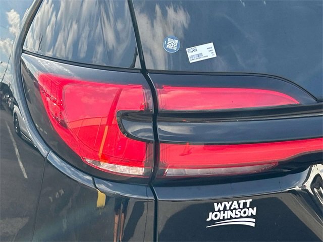 Used 2024 Chrysler Pacifica Touring-L image 10