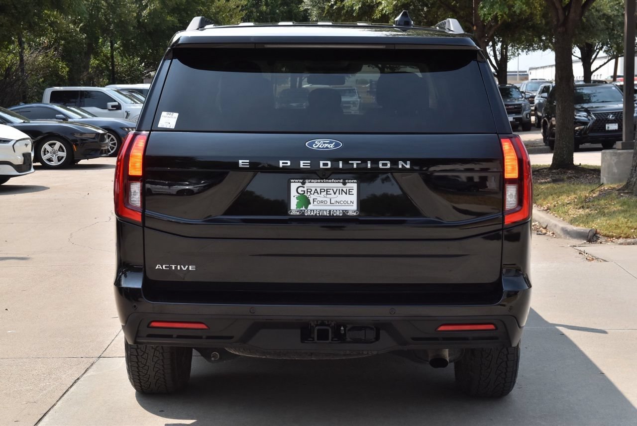 Certified 2025 Ford Expedition Active RWD image 9