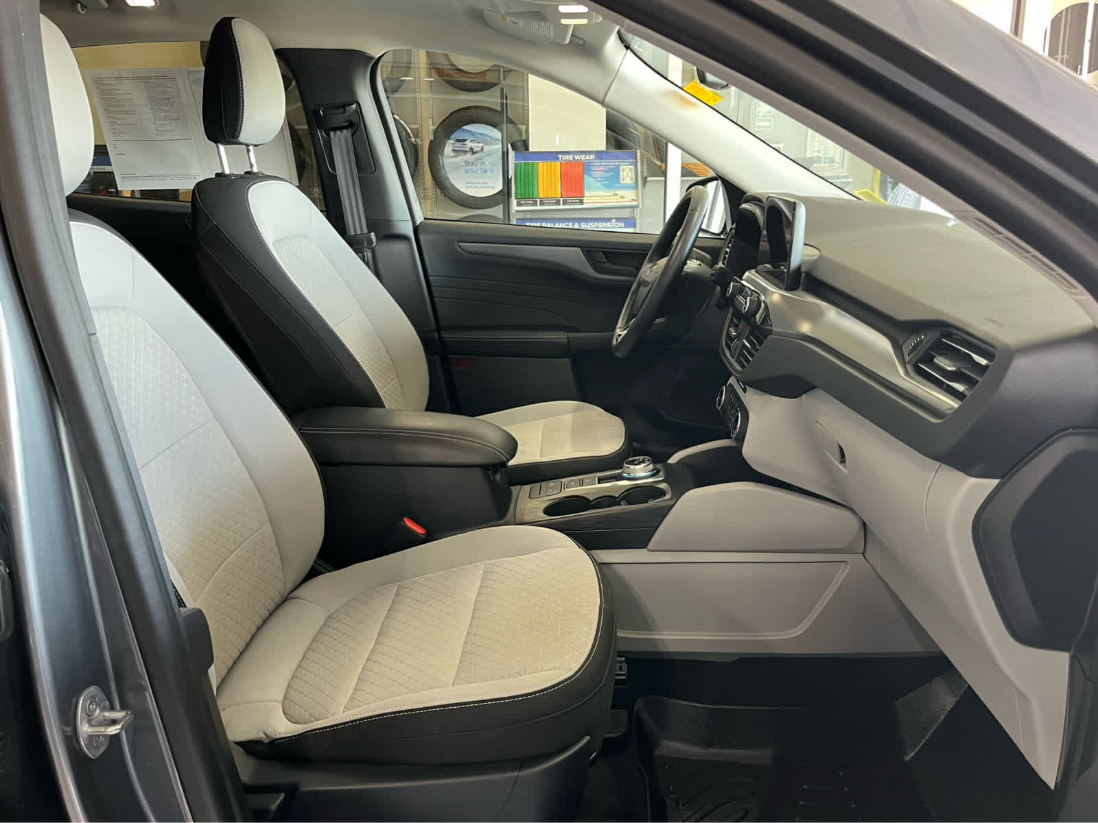 Certified 2024 Ford Escape Active AWD/4WD image 43